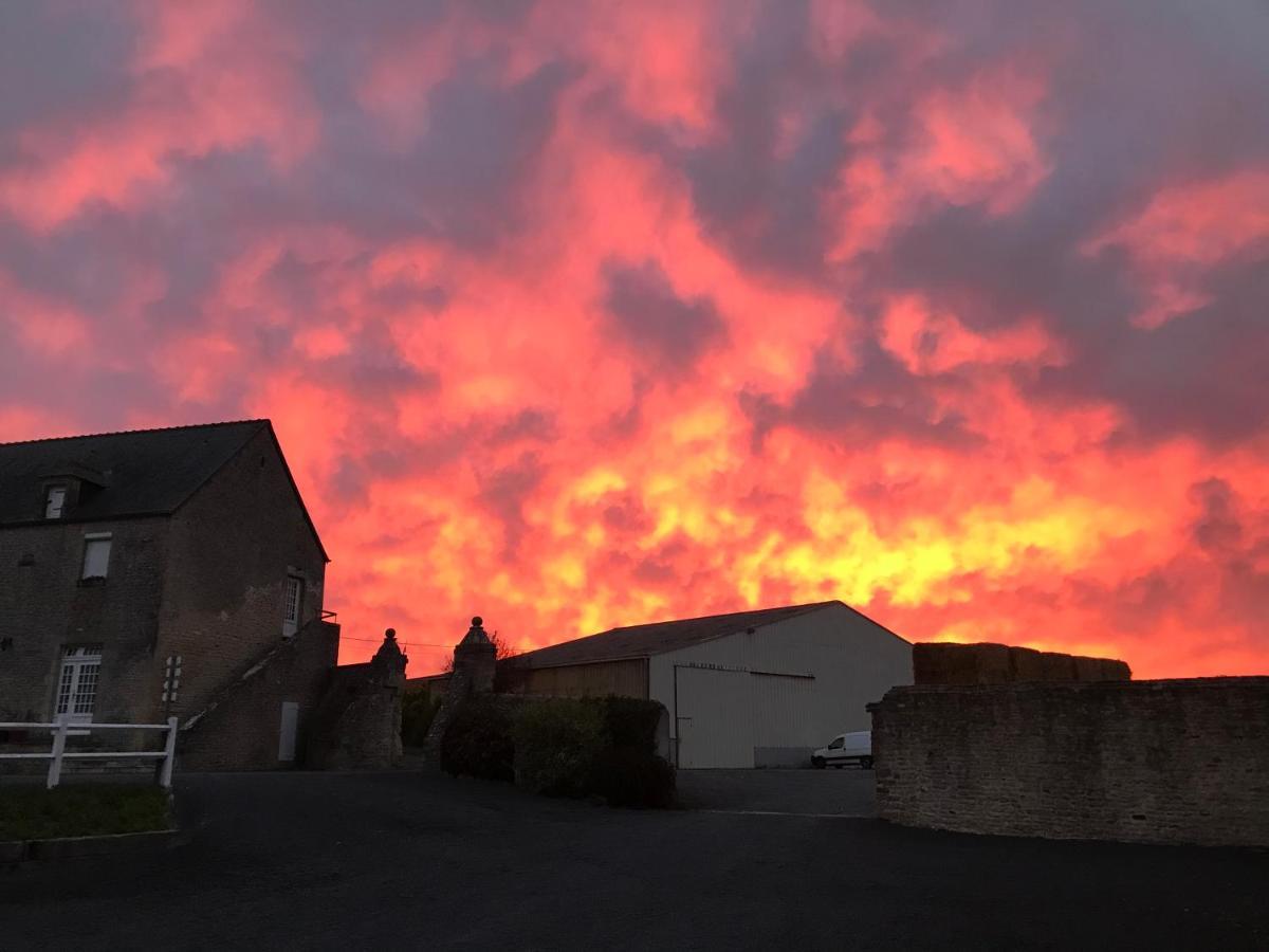 Grand Gite De La Ferme De La Tourelle Longues-sur-Mer Exterior foto